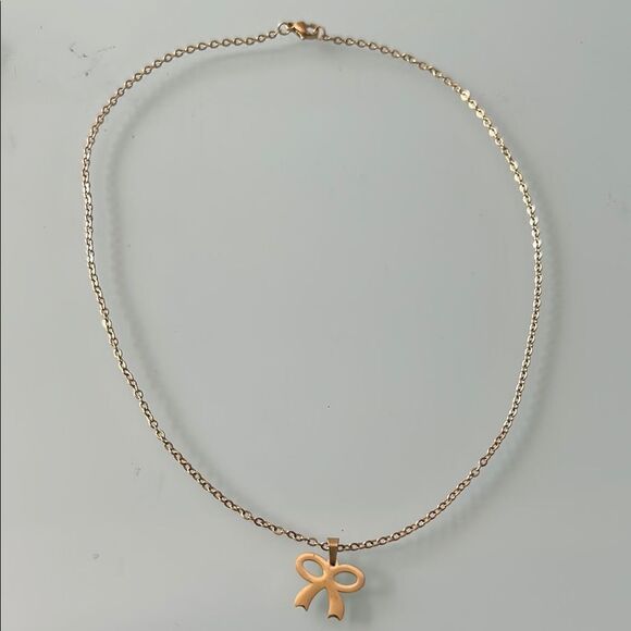 Bow Pendant Necklace A1091 - Picture 2 of 2